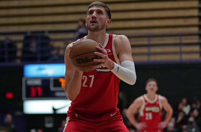 圣迭戈快船力克开拓者 卡尔16分助球队15胜15负