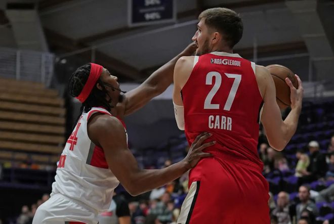 圣迭戈快船力克开拓者 卡尔16分助球队15胜15负