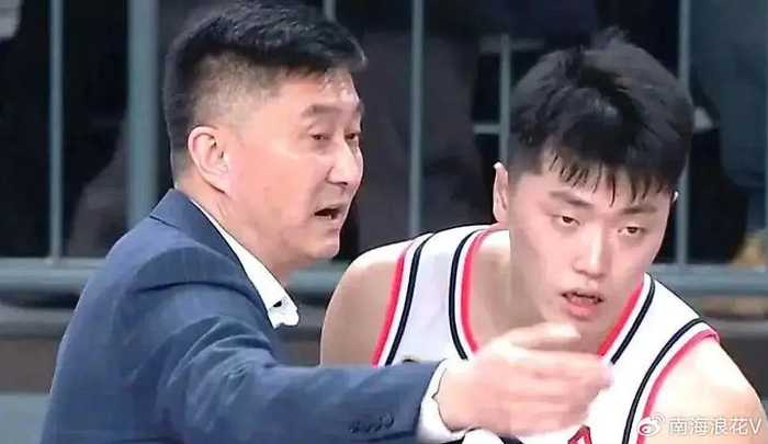 北京队三分神准掀翻广东队 曾凡博23分成关键